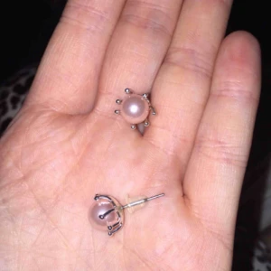  - Helt nya örhängen frakt 9kr 