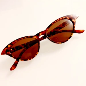  - Ursnygga vintagebrillor från secondhand<3 Superfint skick! Frakt: 11:-