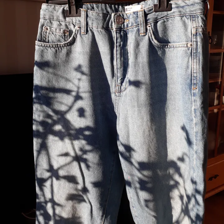 Stretchiga mom jeans från gina tricot, köpta för 150 på rean för några år sedan.. Jeans & Byxor.