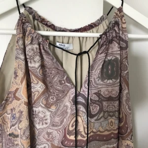  - 🦋✨Superfin bohemisk topp inköpt på mango✨🦋 