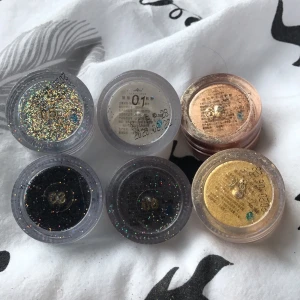  - Nytt ögon eller nagel glitter 