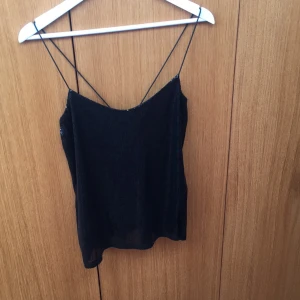  - Paljettlinne, Säljer massa kläder billigt pga flytt