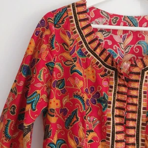  - Skjorta/blus. Möts upp i Sthlm eller fraktar mot fraktkostnad. 