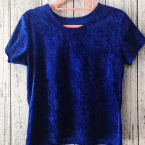  - Tröja i sammet från Beyond Retro