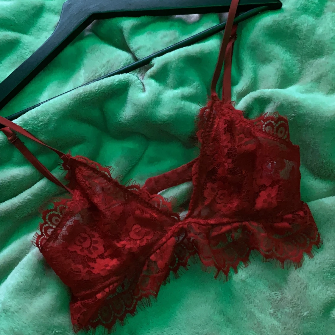 Röd spets bh från NAKD  - 90