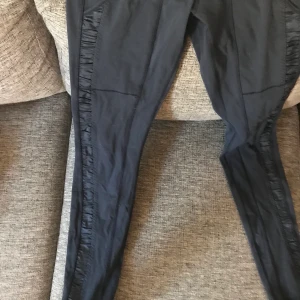 Lululemon navy leggings - Great condition, size 6 (small), 150 + shipping ❤️