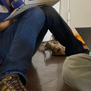 Lågmidjade jeans - Säljer nu lågmidjade bootcut jeans