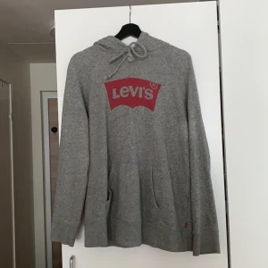 Levis hoodie - Fint skick