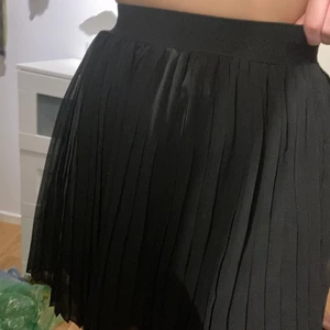 Helt ny kjol, bara testad - Denna kjol är aldrig använd pga fel storlek.