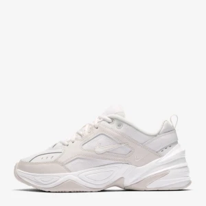 Nike m2k tekno  - Ett par superbekväma nike m2k tekno sneakers, säljer då jag inte använder de. Skorna är i bra skick! Kan mötas upp annars står köparen för frakt💖