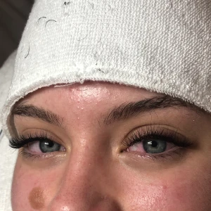 Volymfransar 400:- - Vill ni också bli höstfina? Juste nu erbjuder jag volymfransar för 400:-😍 Perfekt för dig som är trött nu när det är kallt och mörkt och inte orkar gå upp ännu tidigare för att fixa dig inför skola/jobb🙏🏻Kontakta mig här eller via instagram @lashessbyymia