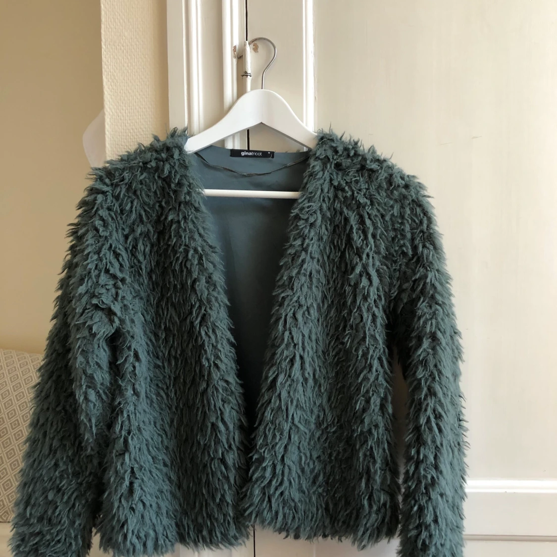 Fluffig kofta/jacka - 90