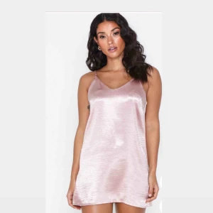  - Satin nattlinne storlek S