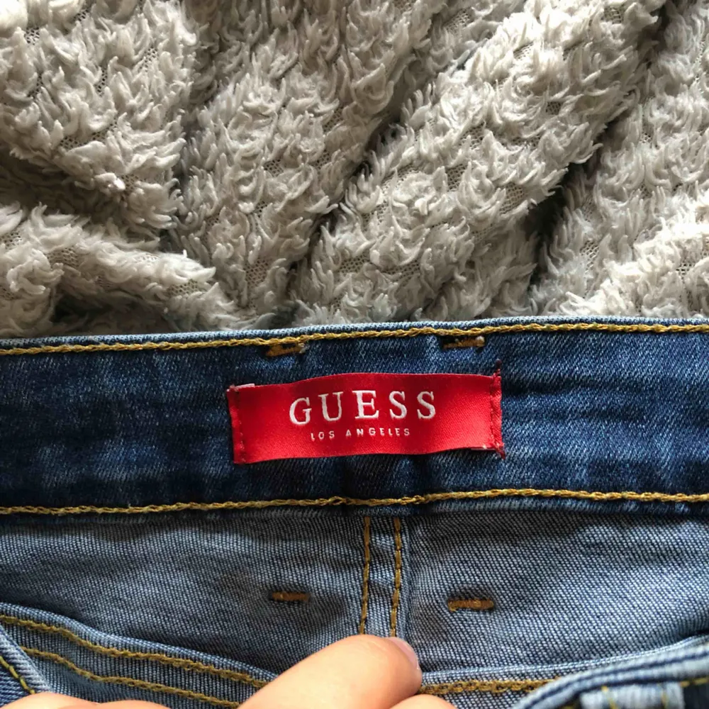 Köpta i Italien på Guess affären . Jeans & Byxor.