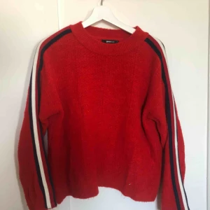  - Väldigt fin tröja från ginatricot, knappt använd!