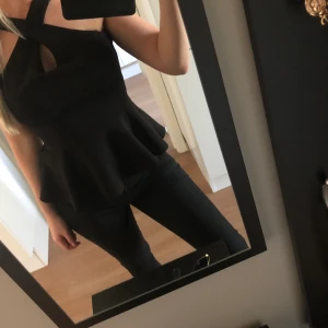 Topp - Fin festtopp ifrån Nelly! Storlek s. Aldrig använd. 