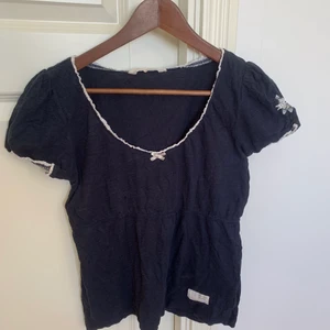 Odd Molly tröja - Söt Odd Molly blus i storlek 1/S. Använd men i bra skick. Köpare står för eventuell frakt 