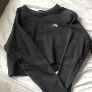 Nike tröja  - Snygg avklippt Niketröja