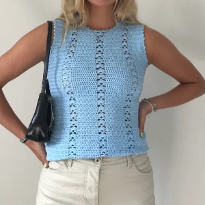 Virkat linne - Superfint virkat linne köpt vintage. Sitter som en xs-s. Bud 200kr 🦋