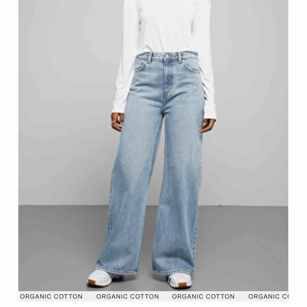 Trendiga Ace jeans i färgen ”San Fran Blue” som är välanvända men fortfarande i bra skick! För korta på mig som är 184 cm💖. Jeans & Byxor.