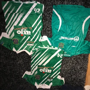 Umbro - Tre jättesköna sport t-shorts för ett jättebra pris, storlek S🌸 Köparen står för frakten🌸 Oops bilden är lite omvänd!