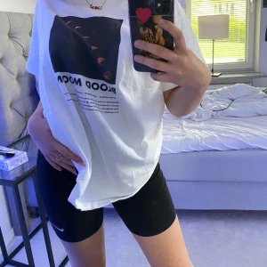 Oversiszed tröja med tryck - En till cool oversized t-shirt med tryck från Urban outfitters! 