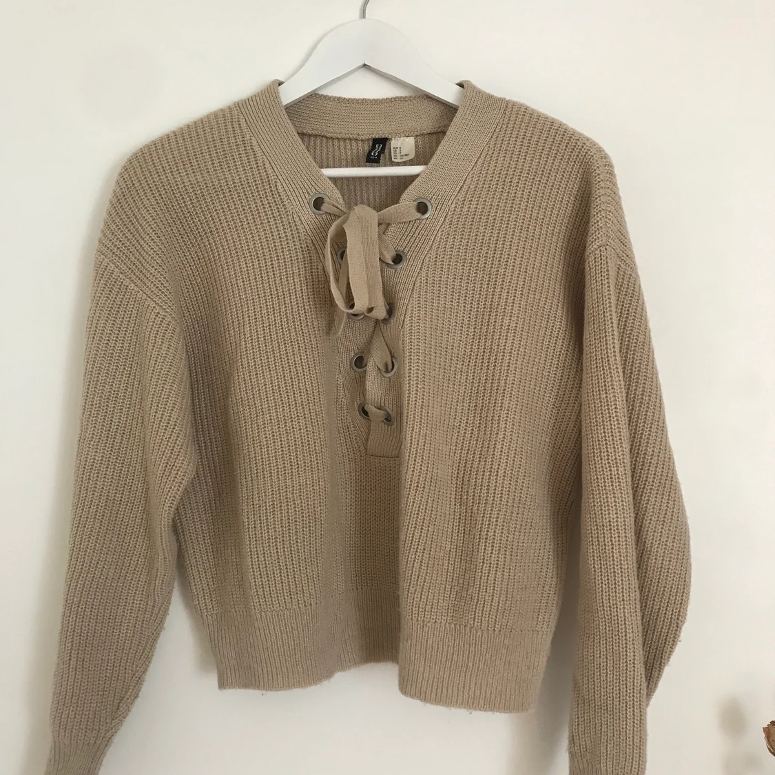 Beige stickad tröja