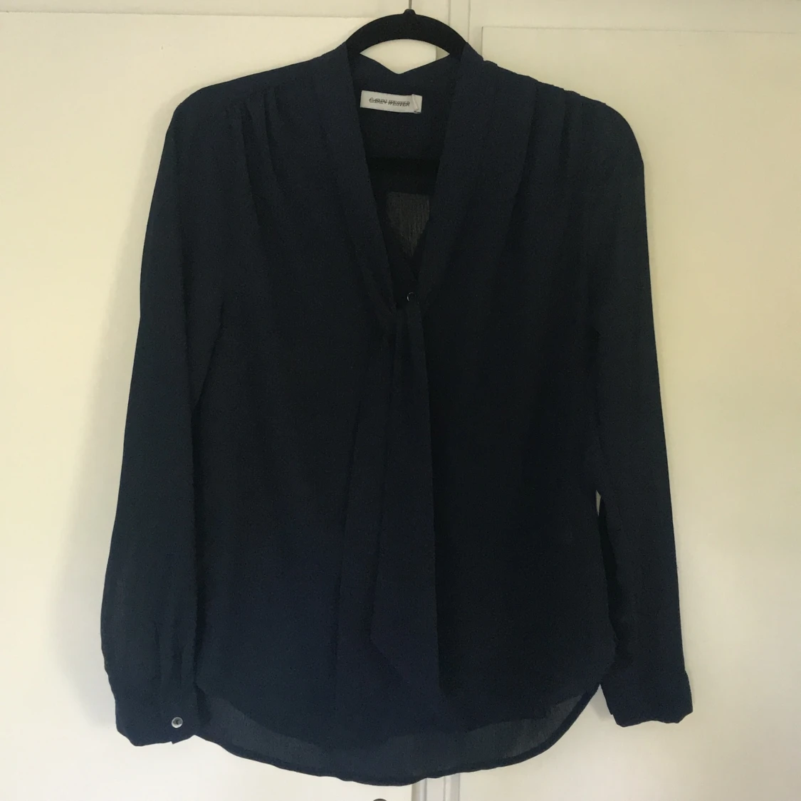 Marinblå blus storlek 40