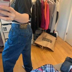  - Armani jeans som jag köpte second hand för 800kr till ett speciellt tillfälle. Används inte längre💓