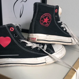 DRÖM skor - så coola och unika converse, säljer då jag har för många skor🙏🏾🙏🏾🙏🏾