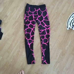  - Träningstights från dancehope. Kan mötas i Kalmar annars betalar du frakten