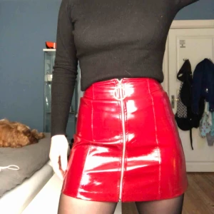  - Lackkjol från bershka. Aldrig använt. 