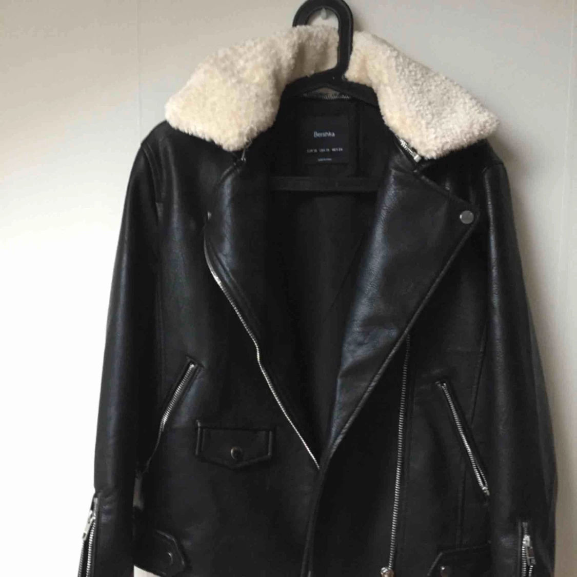 Bikerjacka med pilekrage