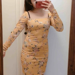  - Klänning i trikå från Nelly - Nytt, oanvänt - Prislappen finns kvar - Size: xs - Frakt: 39kr/ kan mötas i Motala