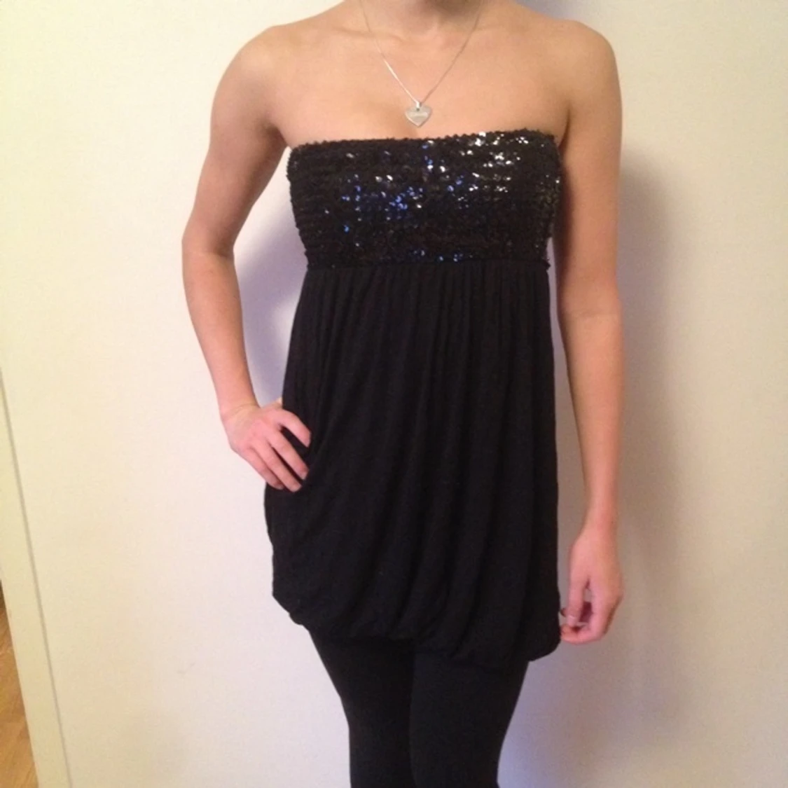 Glittrig top/klänning