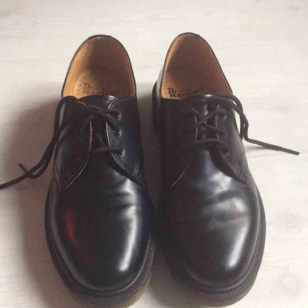 Dr Martens 1461 PW - dr martens - skor / kängor / boots i läder - endast testad (inomhus) - storlek 41 - ny pris ca. 1500kr. Skor.