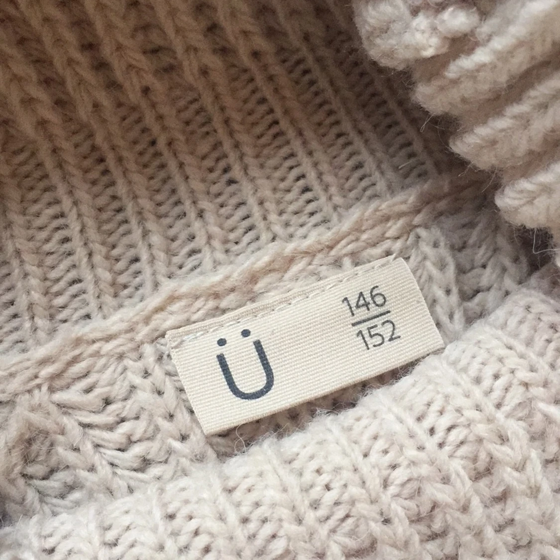 Kaphal stickad tröja  - 91