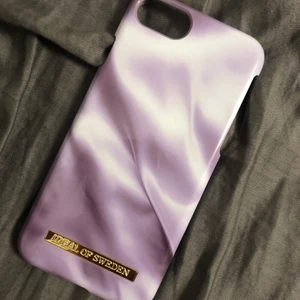Skal iPhone 8 - Ett skal från Ideal of sweden! Passar på både iPhone 6/7/8! Nästan helt oanvänt, inte sönder! Köpar står för frakten💕  Ordpris: 299kr
