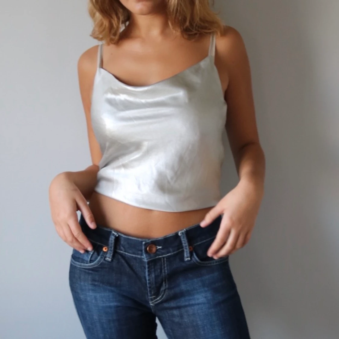 Silvrigt silkes linnne