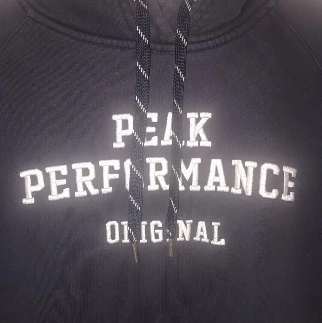 Peak performance hoodie i storlek M - 90