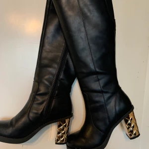 Skor  - Jätte fint ingen fel,....