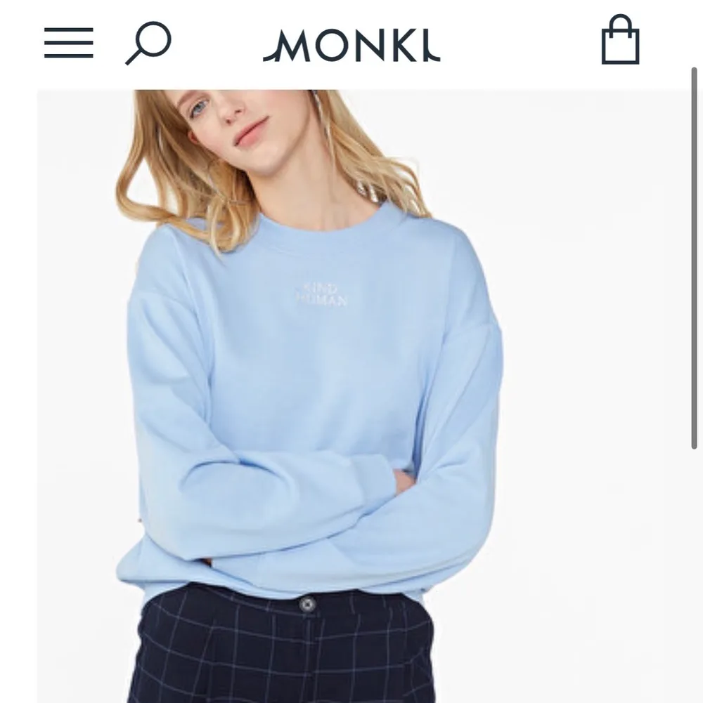 Säljer denna snygga sweatshirten från Monki storlek xs. Köpt i våras men kommer inte till användning därav kollar jag intresset av den☺️ pris + frakt. Tröjor & Koftor.