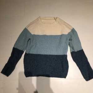 Stickad tröja - Oanvänd stickad tröja ☺️ Köparem står för frakten 🚗