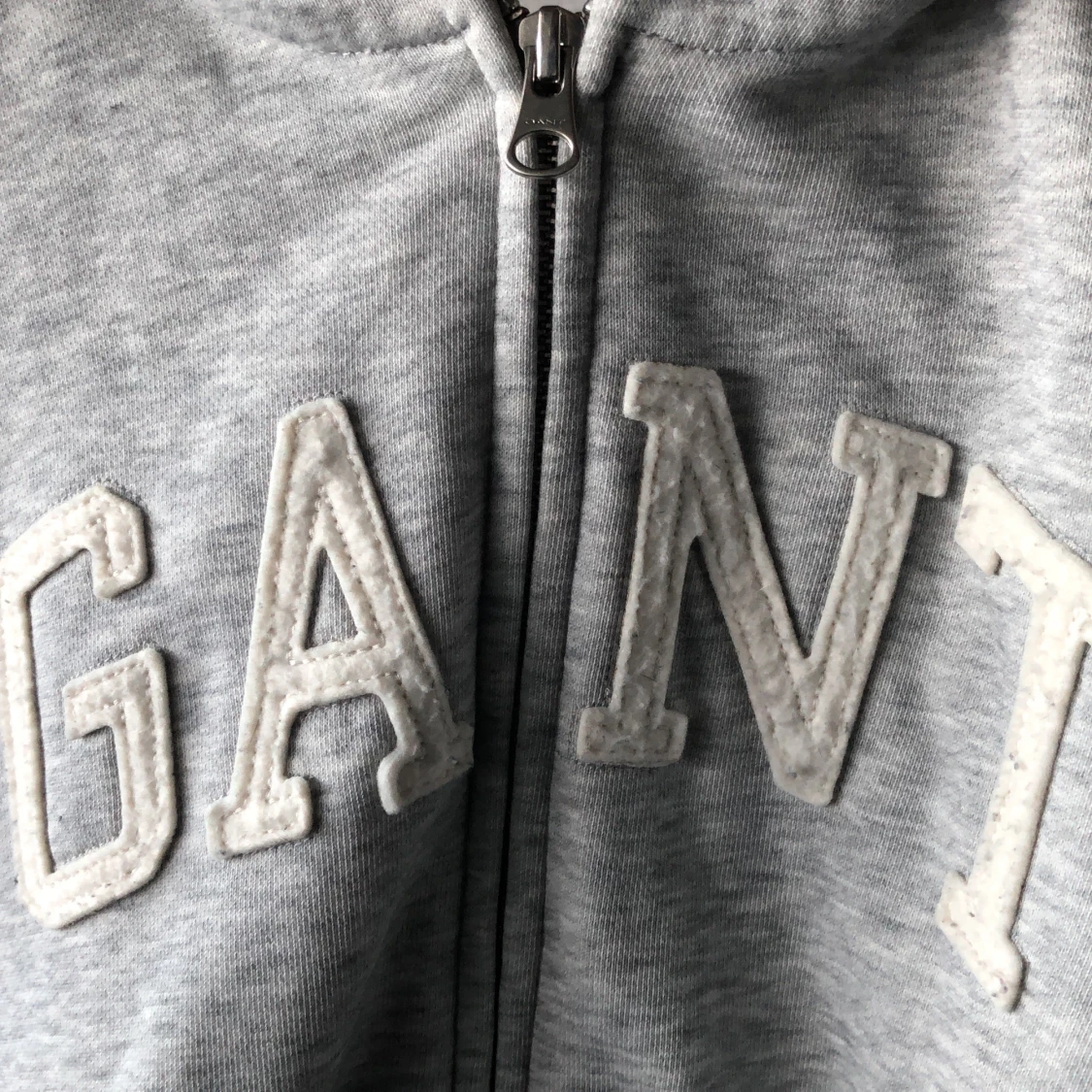 Grå Gant tröja - 90