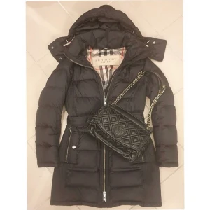 Burbbery jacka  - Dunjacka från burbbery (äkta) storlek M men passar också en S. 