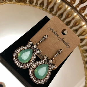 Örhängen - Vackra örhängen i rostfritt stål! Endast 2 par kvar💚