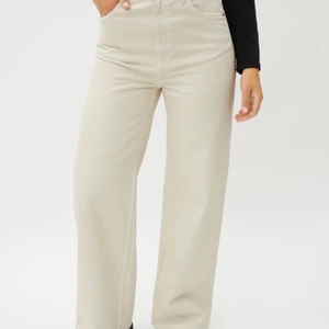 Weekday ace - Supersnygga vita jeans i modellen ace, använda endast en gång