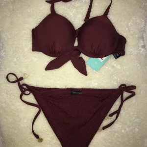 Oanvänd bikini med etikett kvar!! - Säljer eftersom att jag inte har någon användning för det längre🤗 oanvänd bikini med etiketten kvar!  75C & 36 i trosorna.