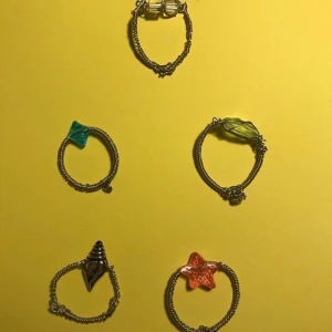 Ringar - Egen gjorda ringar jag kan anpassa dem till din storlek! Finns så många olika coola