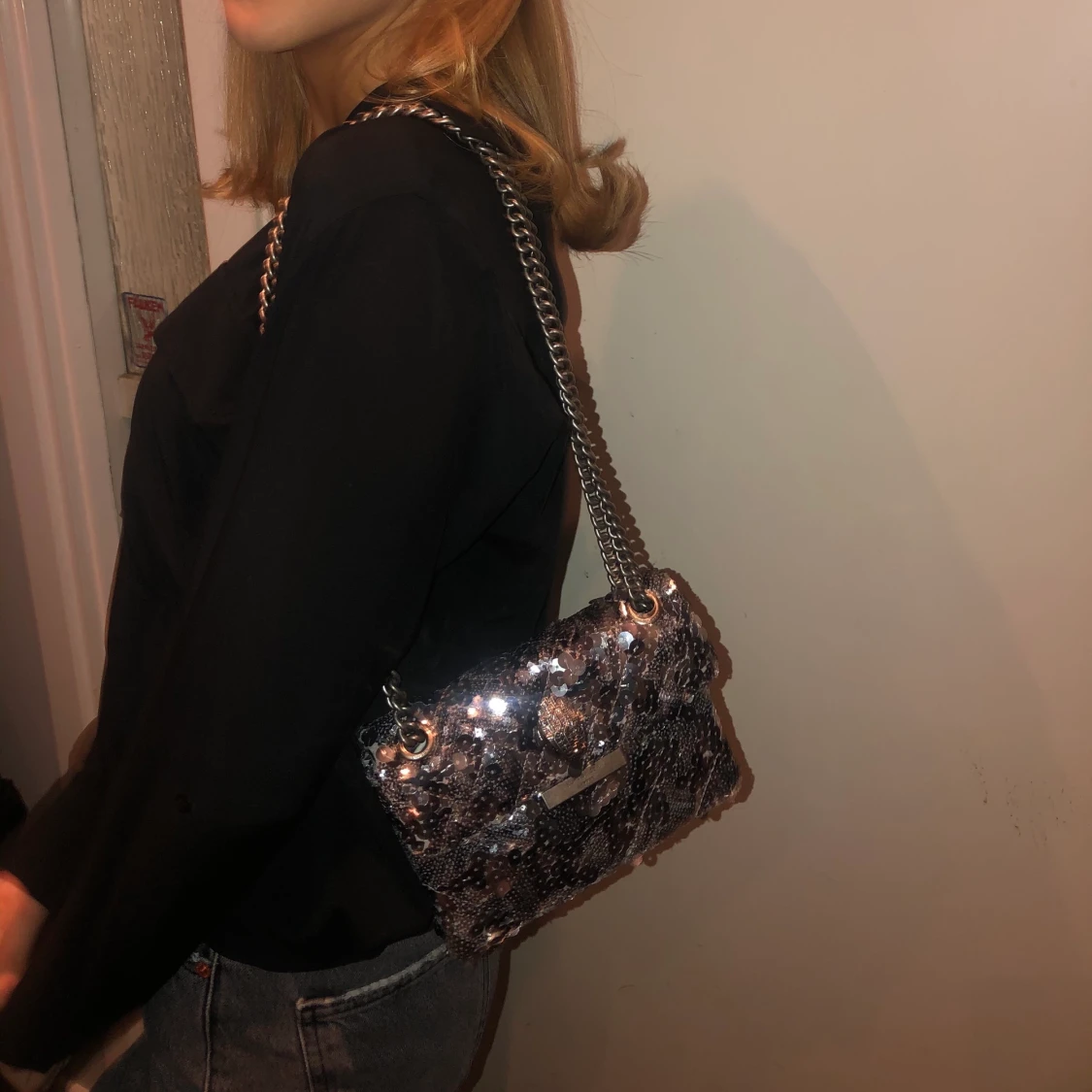 Glittrig väska Kurt Geiger - 91